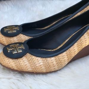 Unique raffia Tory wedges